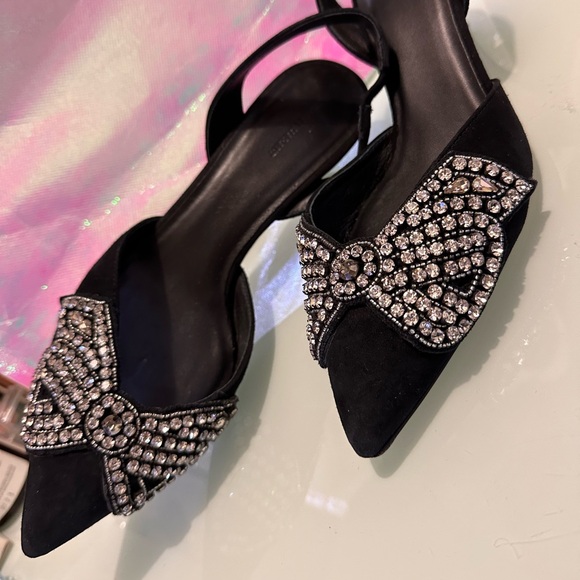 Shoes - Pre Owned Isabel Marant Designer Pagda Kitten Heel Shoe Size 37